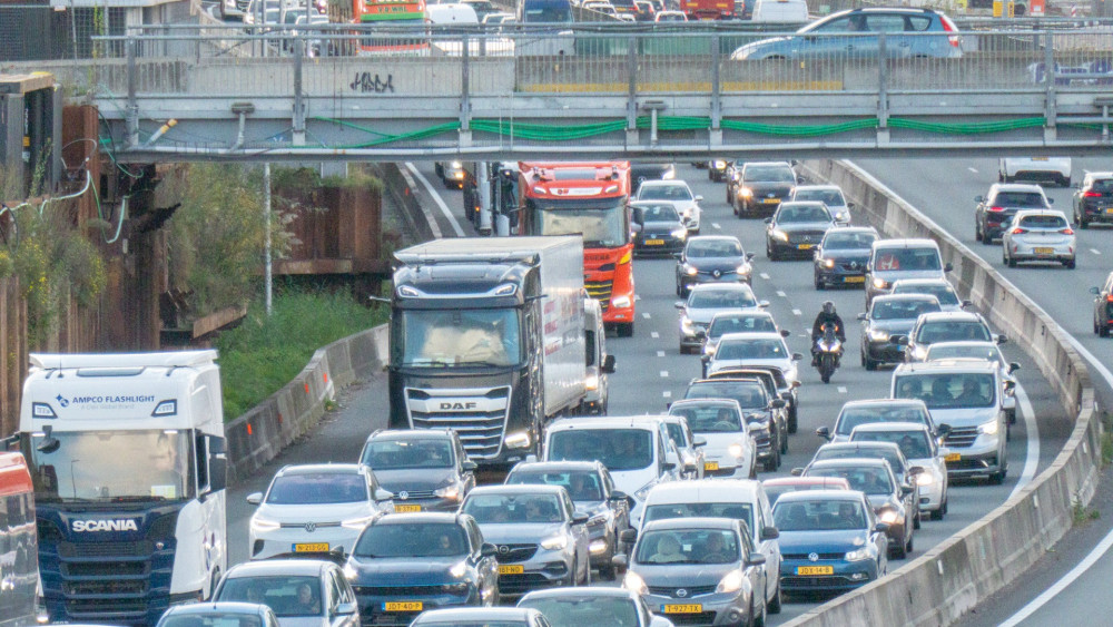 Traffic jams in South and on several highways due to closure of A10 South and A10 East