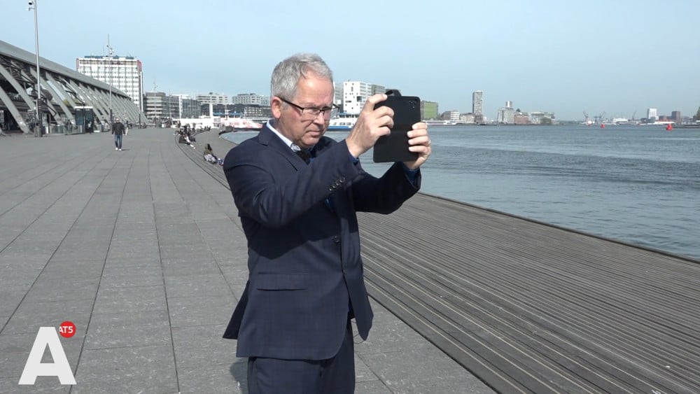 Simon Sprietsma (60) is al 35 jaar dé ontwerper van de binnenstad Home