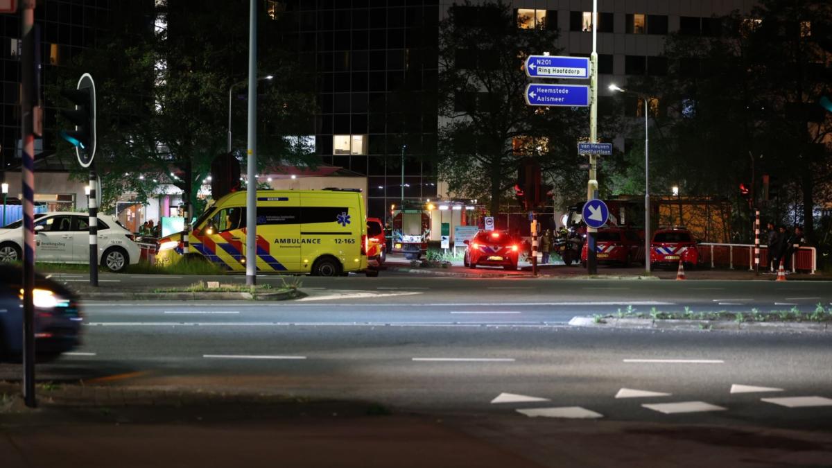 Azc in Hoofddorp ontruimd na gaslucht, vijfhonderd mensen tijdelijk elders opgevangen