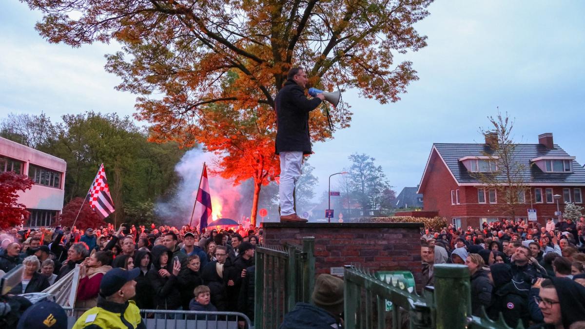 Wijdemeren zet komst asielopvang door na uit de hand gelopen protest