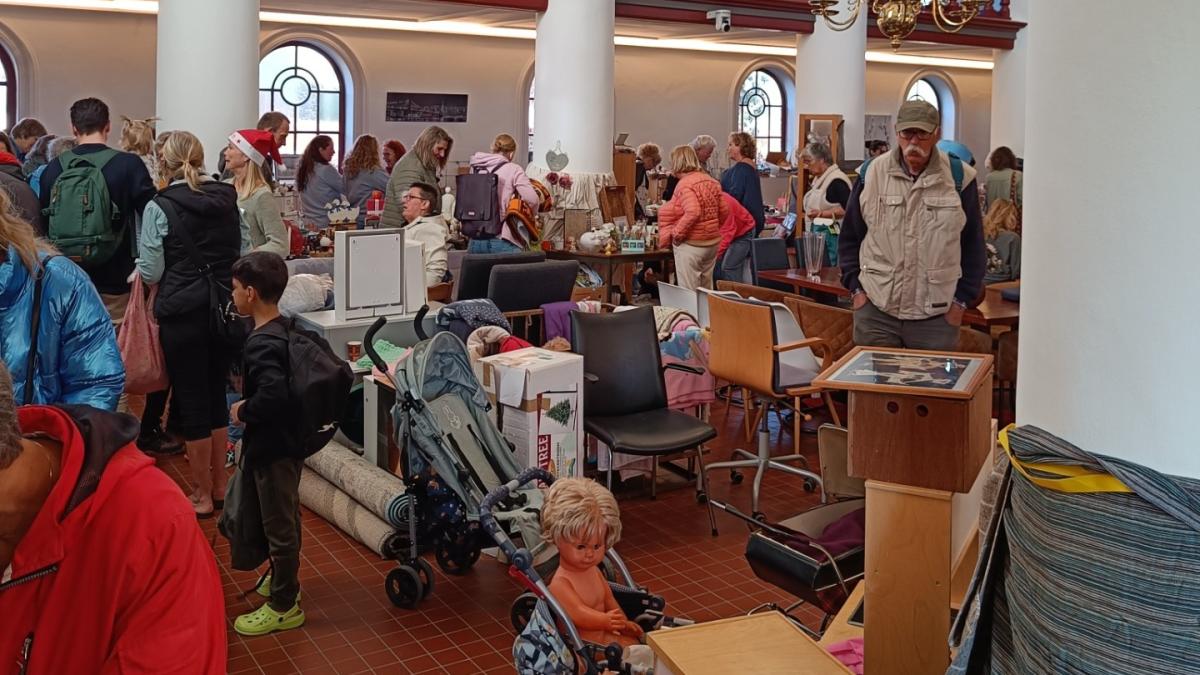 Gemeente weigert kwijtschelding boetes voor vrijwilligers van rommelmarkt Heerhugowaard