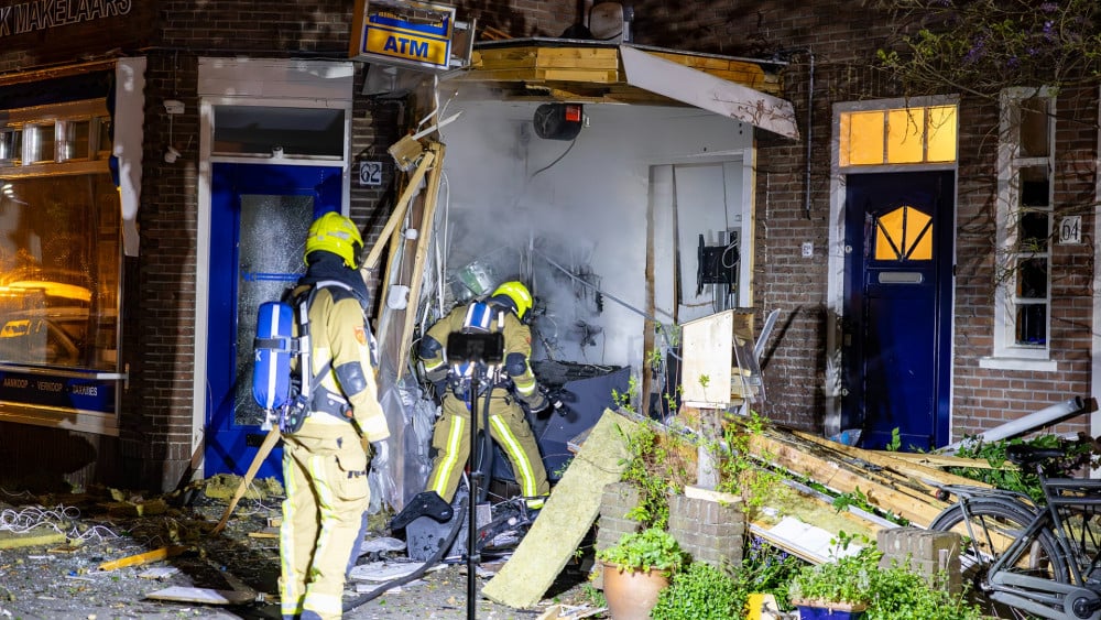 Huge damage after overnight ATM bombing in Haarlem, nearby homes evacuated