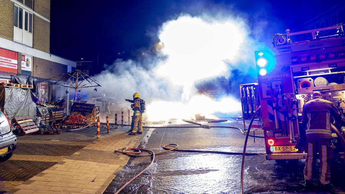 Minderjarige (14) aangehouden voor aansteken brand in winkel Beverwijk