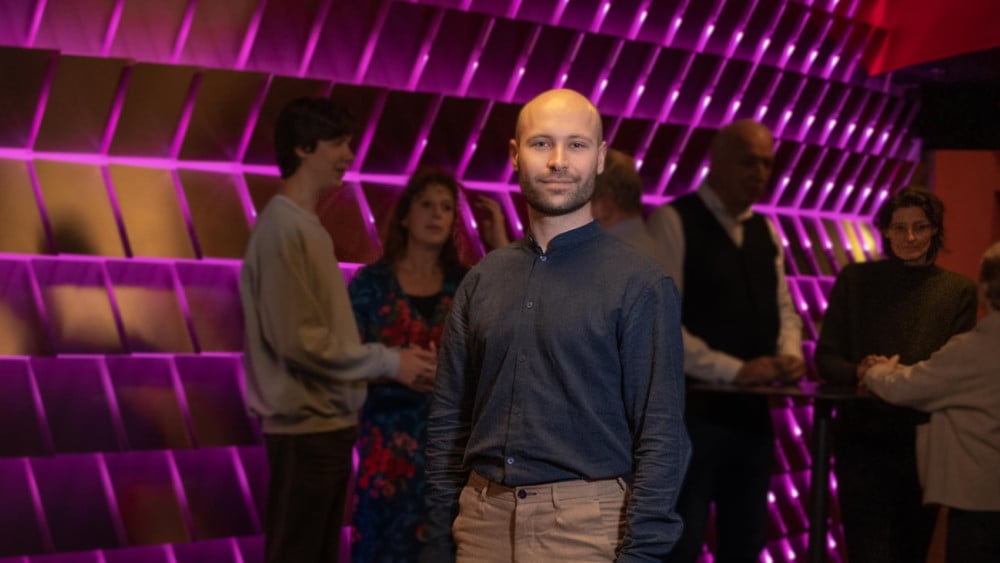 Provincial councillor leaves party and remains absent for months