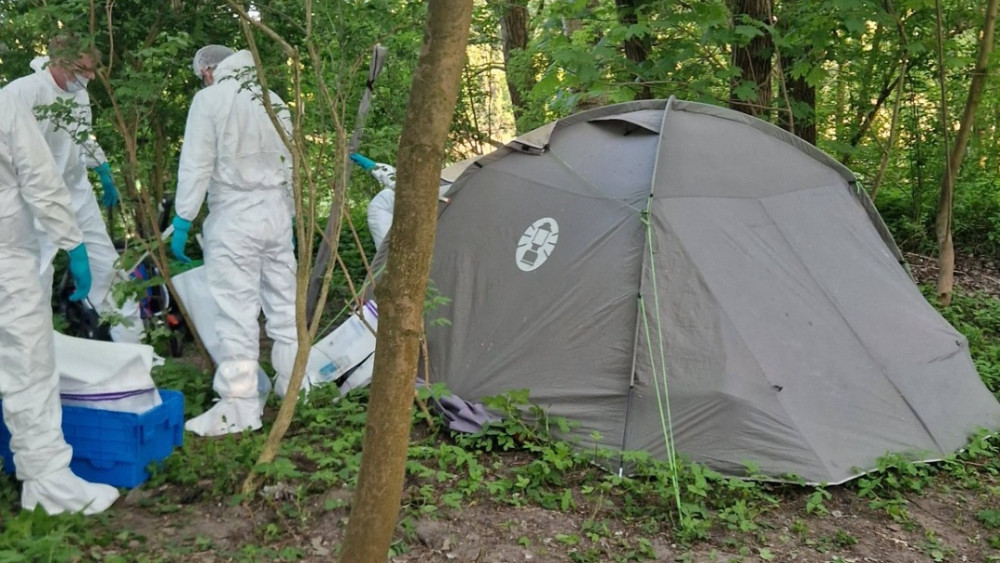 Police find body in nature reserve, suspect foul play: "Crime scene in the forest"