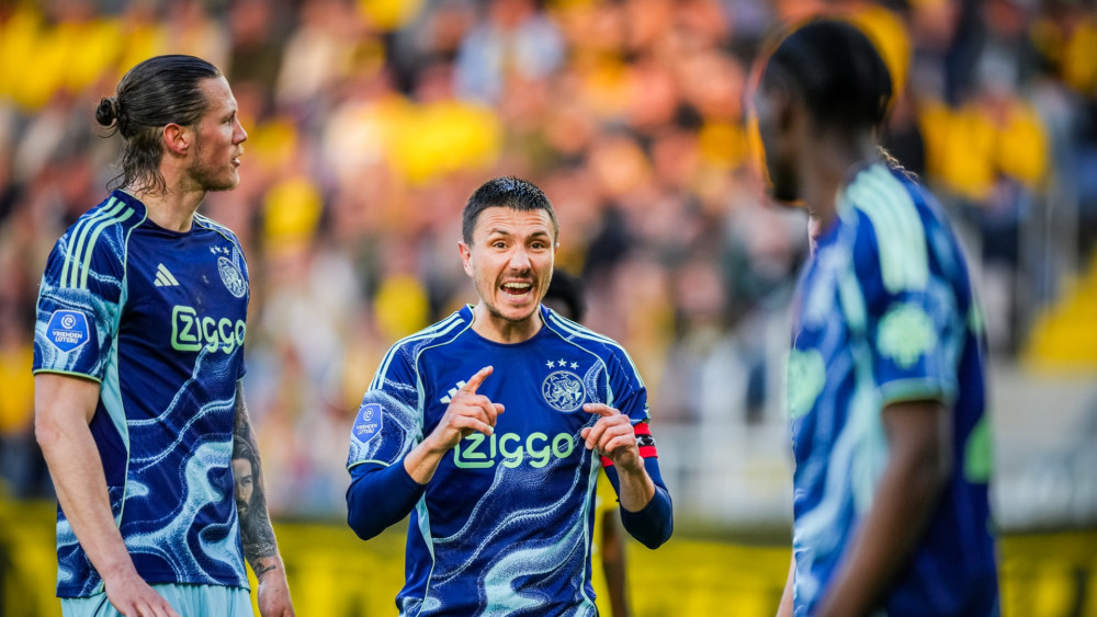 ? Voorsprong Ajax bij NAC Breda • Gloukh zorgt voor openingsgoal