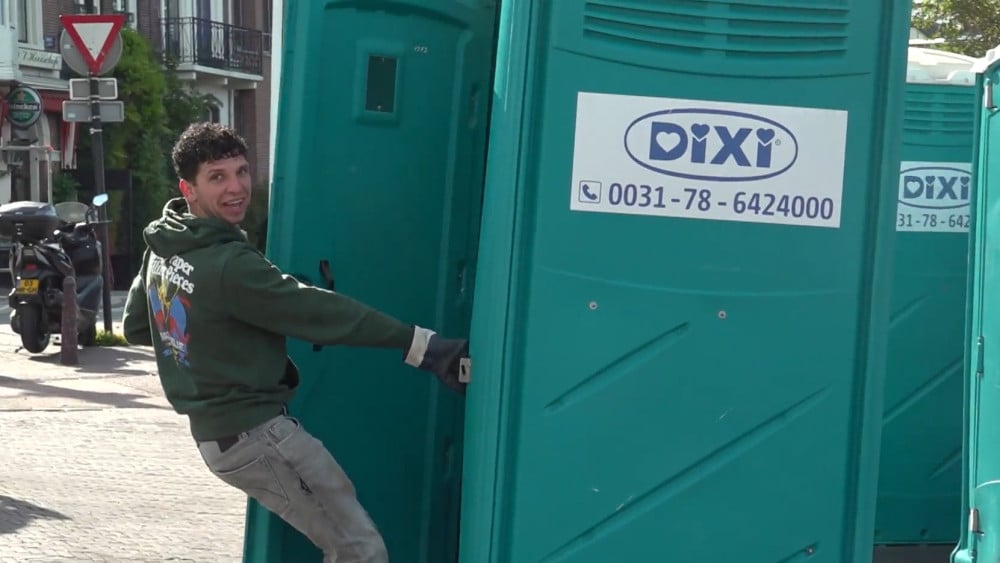 Portable toilet cleaner Roel can't believe his phone still works: I've been bombarded with calls