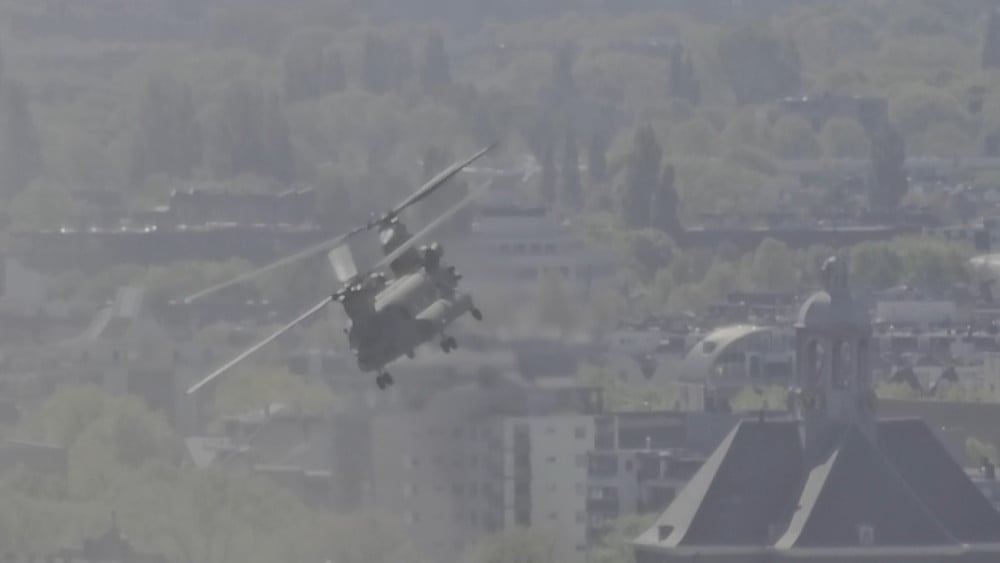 Chinook helicopter lands in Amsterdam during training flight