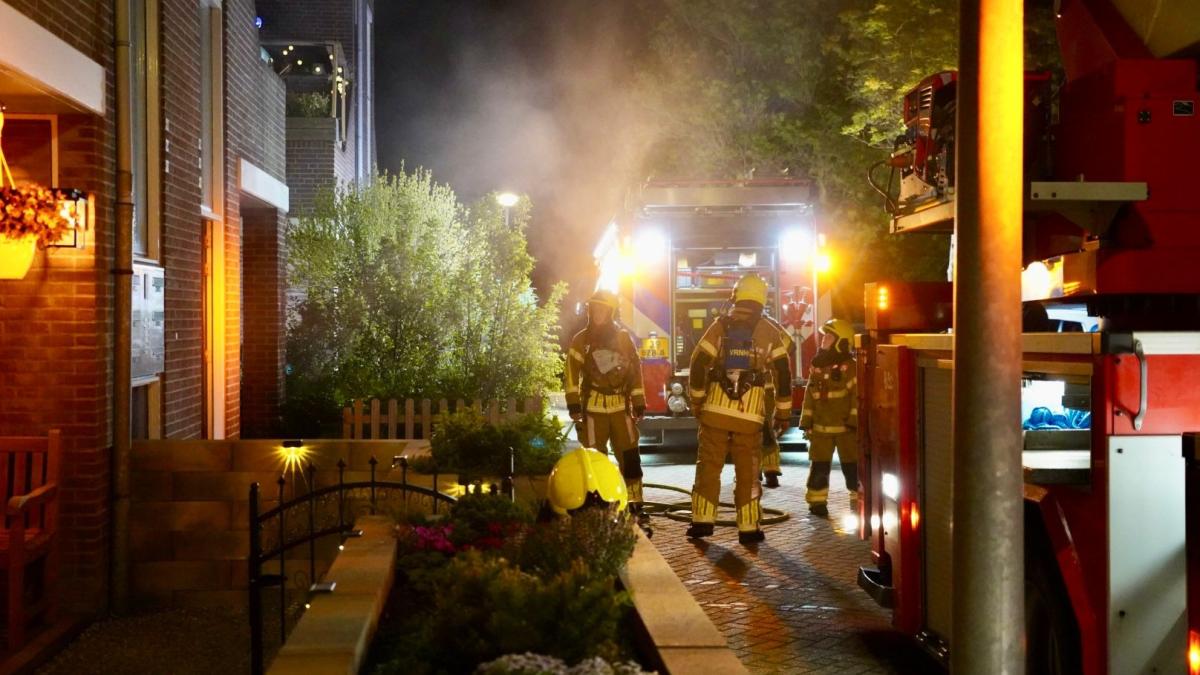 Gewonden bij frontale botsing • Bewoners gered bij woningbrand Enkhuizen