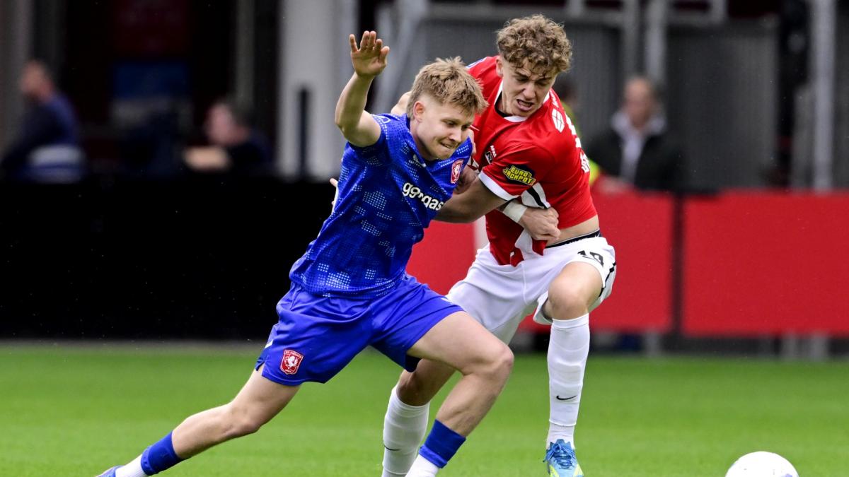 ?? AZ vecht voor gelijkmaker tegen FC Twente • Vervelende nederlaag FC Volendam