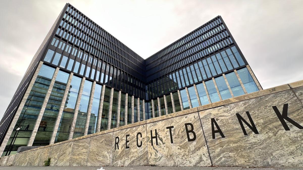 Uithoornse moet agent 250 euro betalen na zwartepietenopmerking in anti-azc-Facebook-groep
