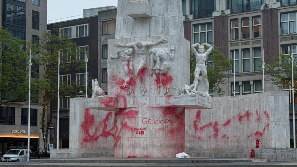 National Monument on Dam Square defaced with red paint and 'genocide'