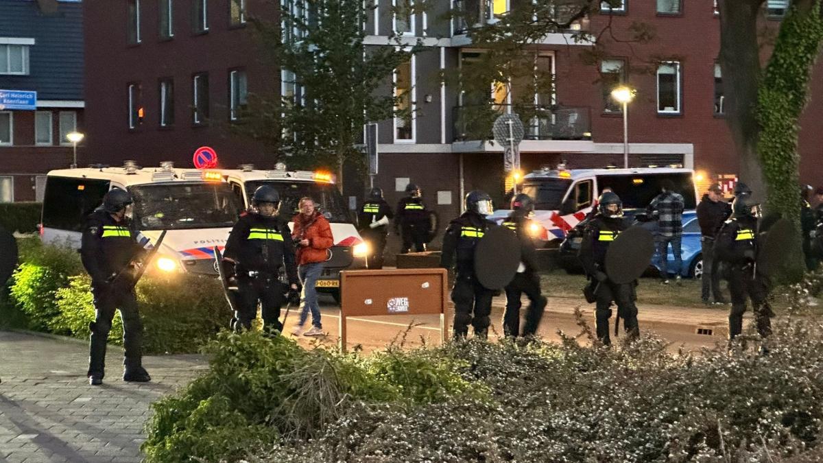 Demonstranten opnieuw de straat op ondanks noodverordening in Loosdrecht