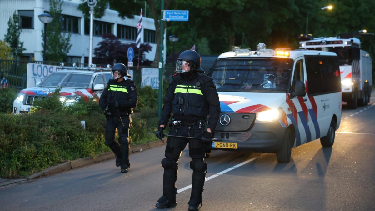 Waterkanon ingezet bij nieuw protest asielopvang Loosdrecht, geen grote incidenten