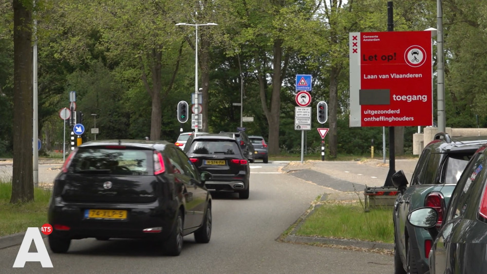 Laan van Vlaanderen road closure to stay, but not all residents are happy