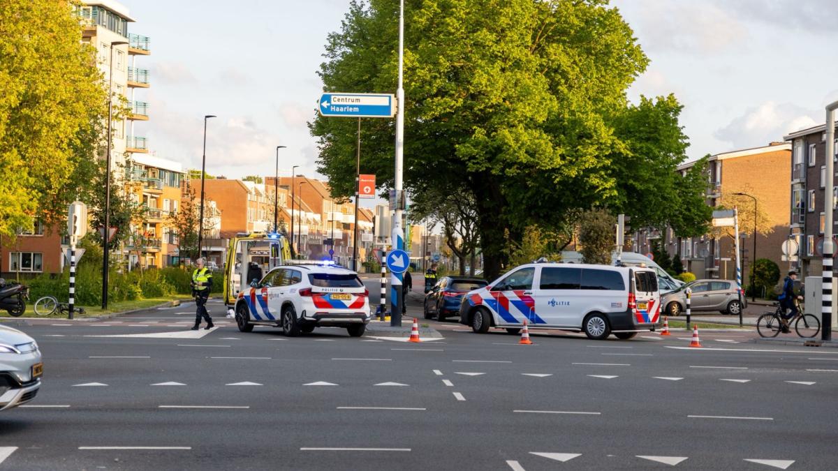 Fietser ernstig gewond geraakt bij ongeluk met auto in Beverwijk