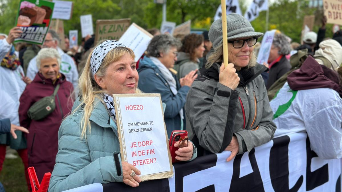 Spanning in Loosdrecht bij tegendemonstratie: 