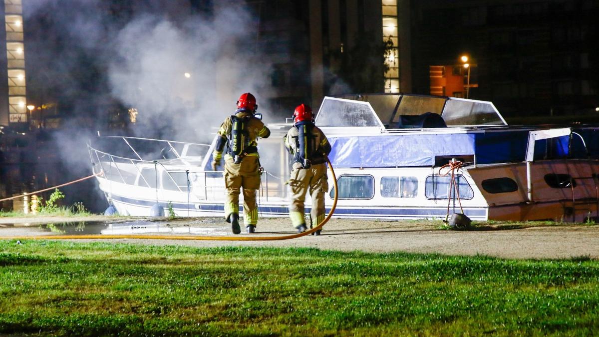 Twee gewonden bij brand in Wormerveerse woonboot