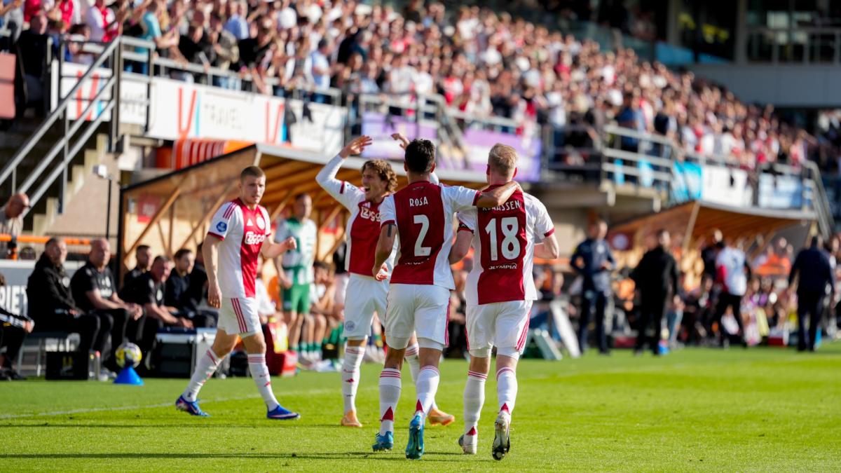 Ajax-FC Utrecht naar 12.15 uur, fans van beide clubs welkom in Volendam