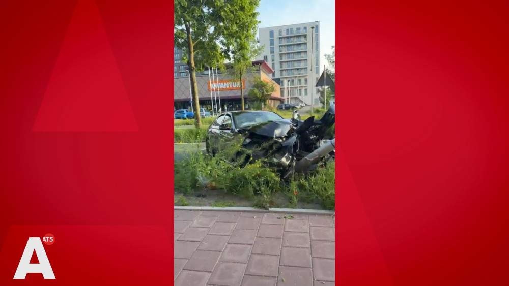 Driver flees after crash, leaving trail of destruction on Klaprozenweg