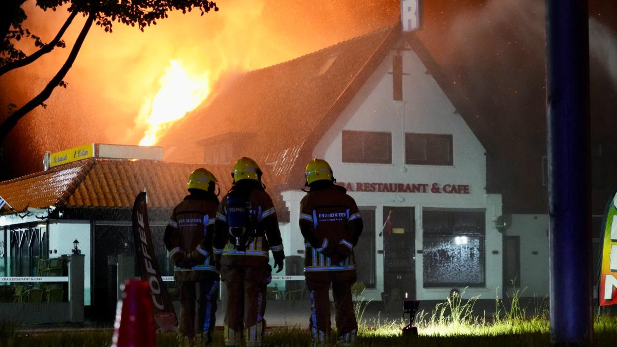 Grote brand restaurant Wijdenes, kwetsende leuzen op pand gevonden