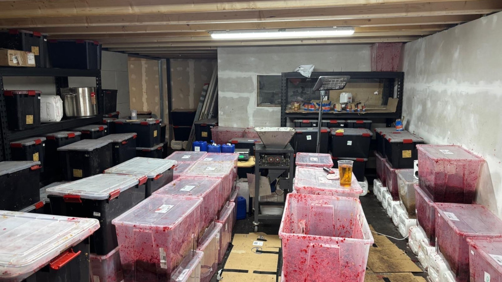 Water pipe tobacco production site discovered in Amsterdam