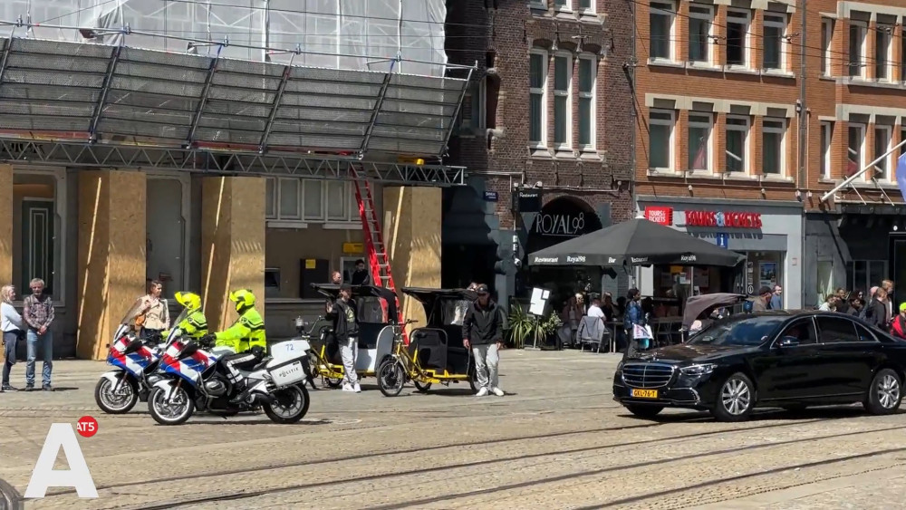 State visit at Dam Square? No, it’s Kinderbeestfeest (and a Thai delegation)