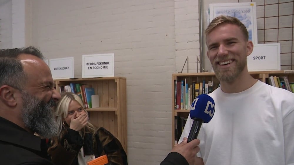 Eerste date in de kringloopwinkel en opbloeien in Hoenderdaell