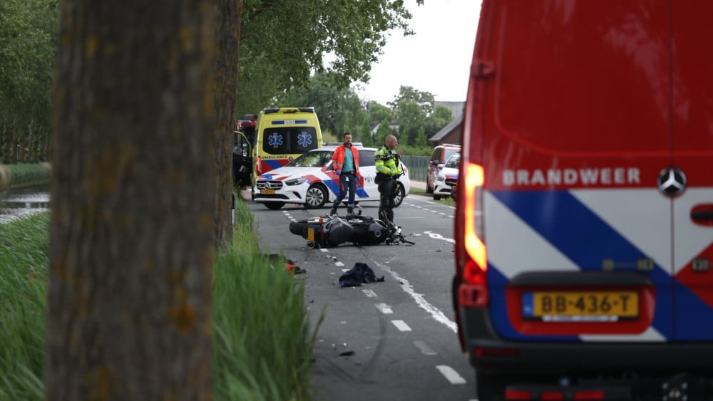 Head-on collision between motorcycle and car in Nieuw-Vennep, driver arrested