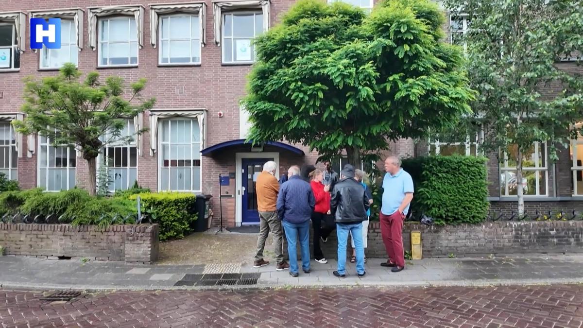Omwonenden en wethouder treffen elkaar bij locatie waar 70 asielzoekers 10 jaar lang worden opgevang