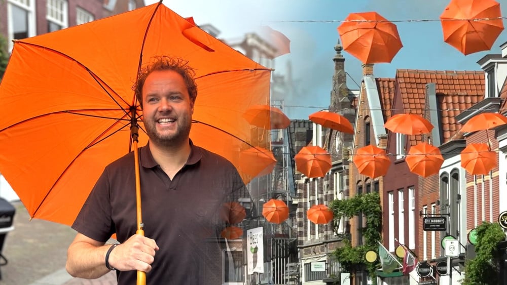 WK-koorts hangt in de lucht: Alkmaarse straat versierd met 1