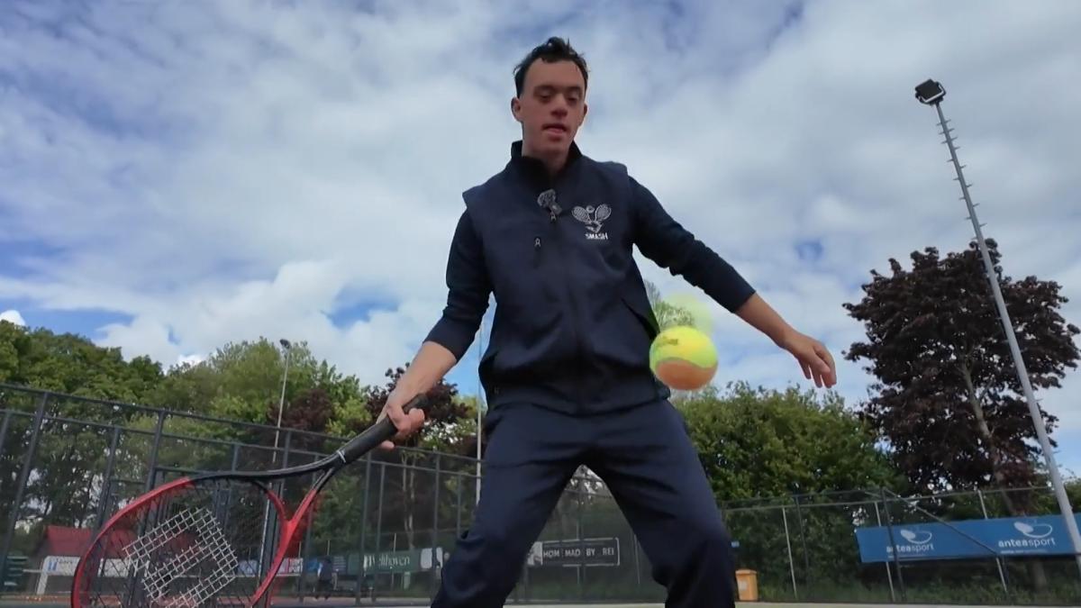 Tennisser Lucas doet in zijn Haarlem mee aan Special Olympics: 