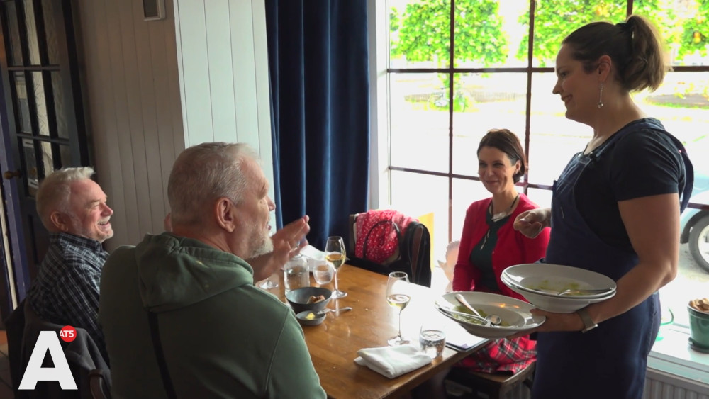 Designated alderman Moeskops works last day in restaurant: "It's also a bit sad"