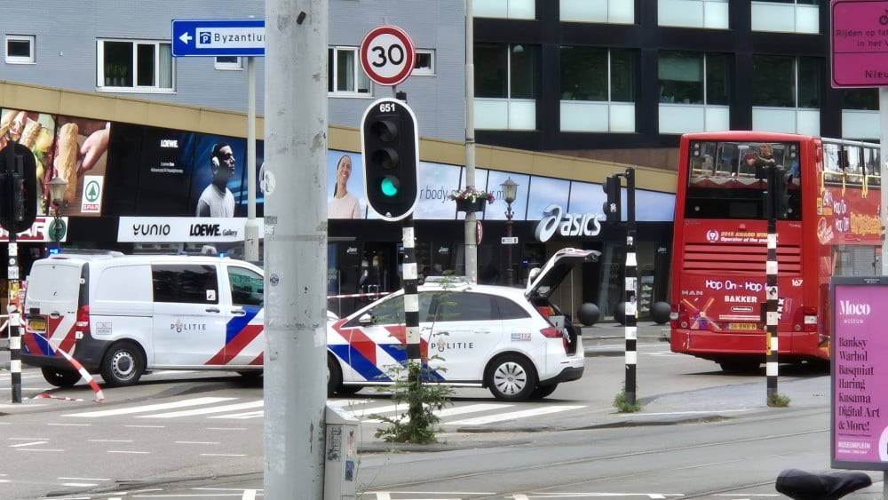 Hilversummer mishandeld en beroofd in zijn woning • Grote af