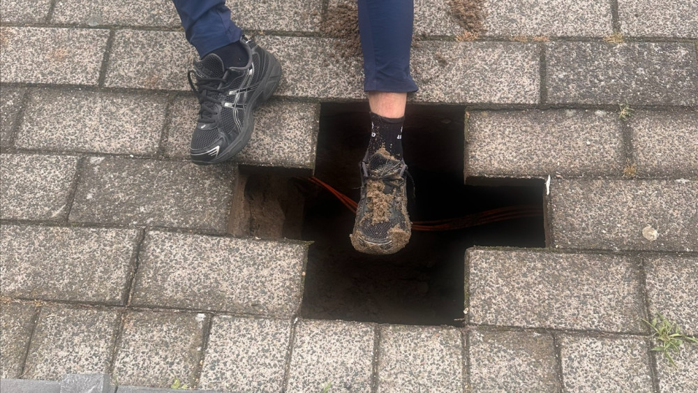 Man falls into sinkhole outside his home in Diemen