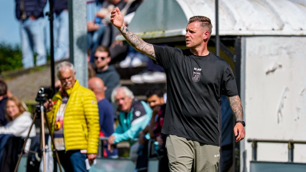 Talentvolle coach Van der Werff verlaat stralend Hollandia m