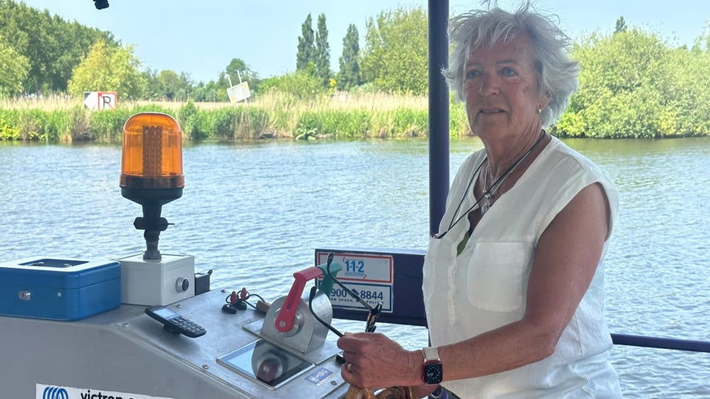 Marjanne (75) continues to sail as ferry captain, come rain or shine