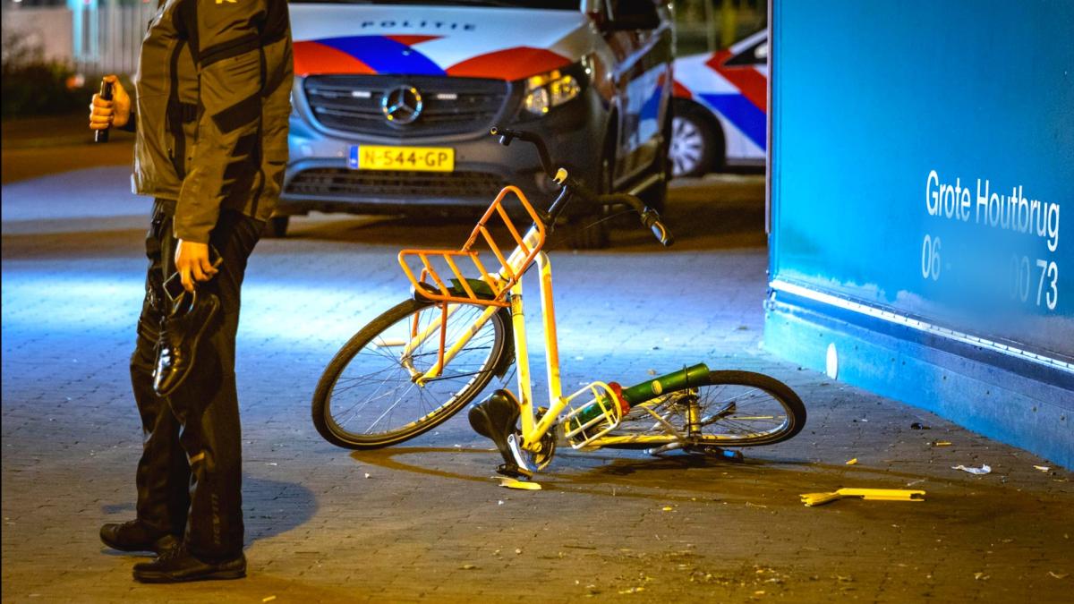 Politie rijdt fietser aan in Haarlem