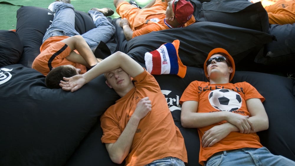 How to survive a late World Cup match? 5 tips to restore your sleep rhythm