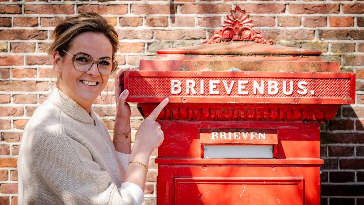 Vrijwilligers melden zich massaal om rouwpost te bezorgen na oproep uitvaartbegeleider