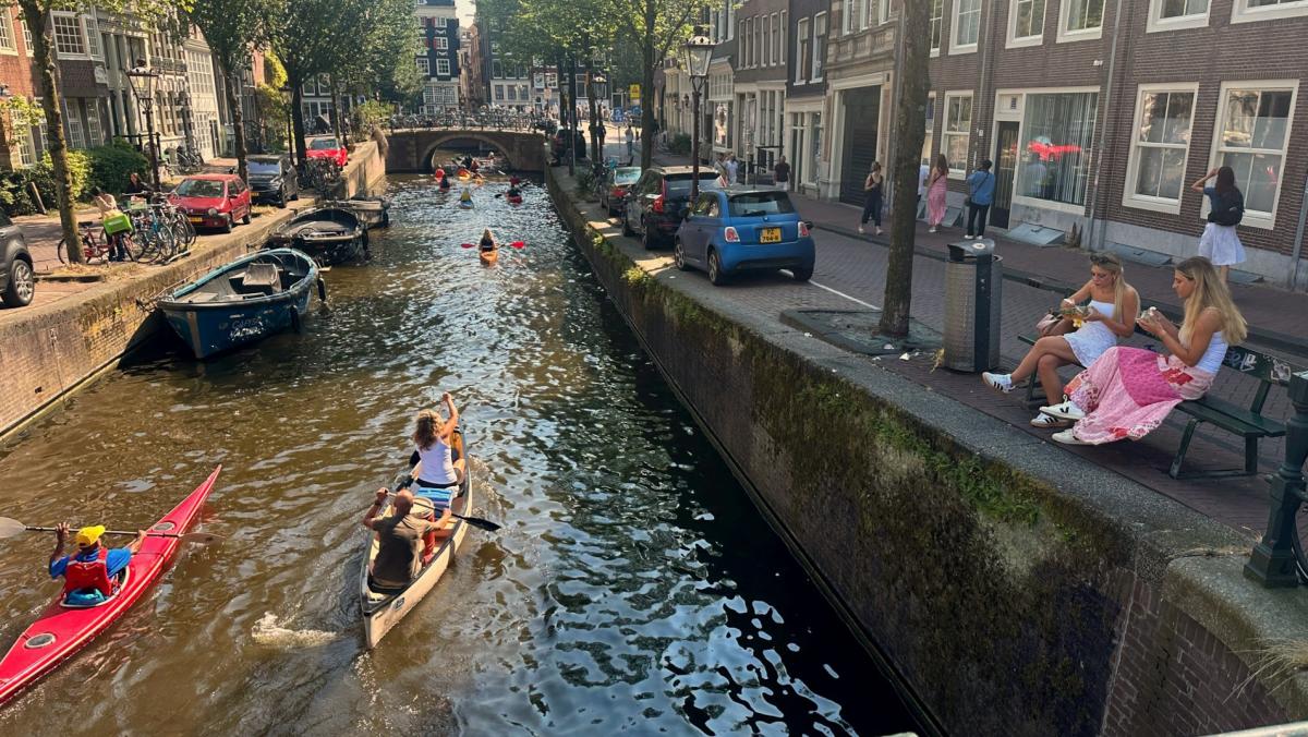 Code geel om 'onaangename, benauwde hitte'