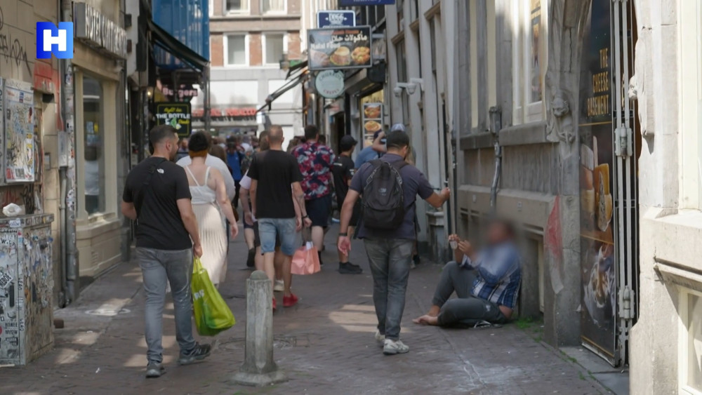 Abdullah helps the homeless with water and sunscreen on the hottest days of the year