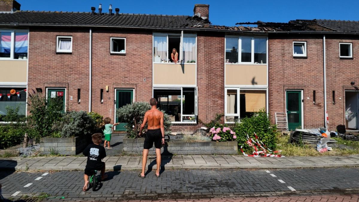 Buurt komt in actie na blikseminslag bij gezin in Landsmeer