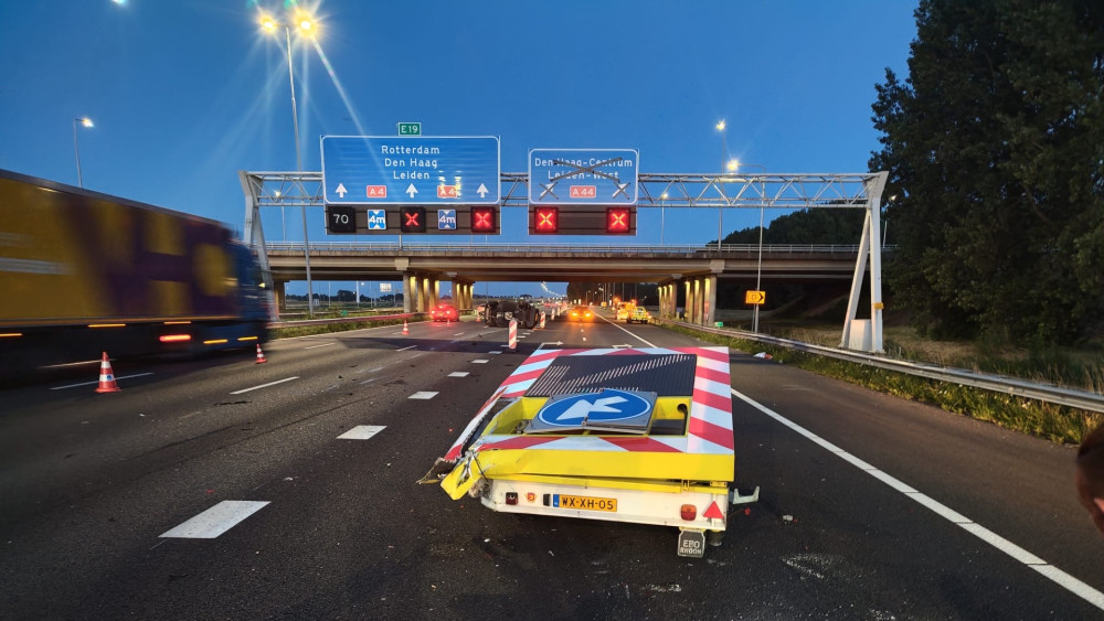 Drunk driver rams arrow trailer at roadworks on A4