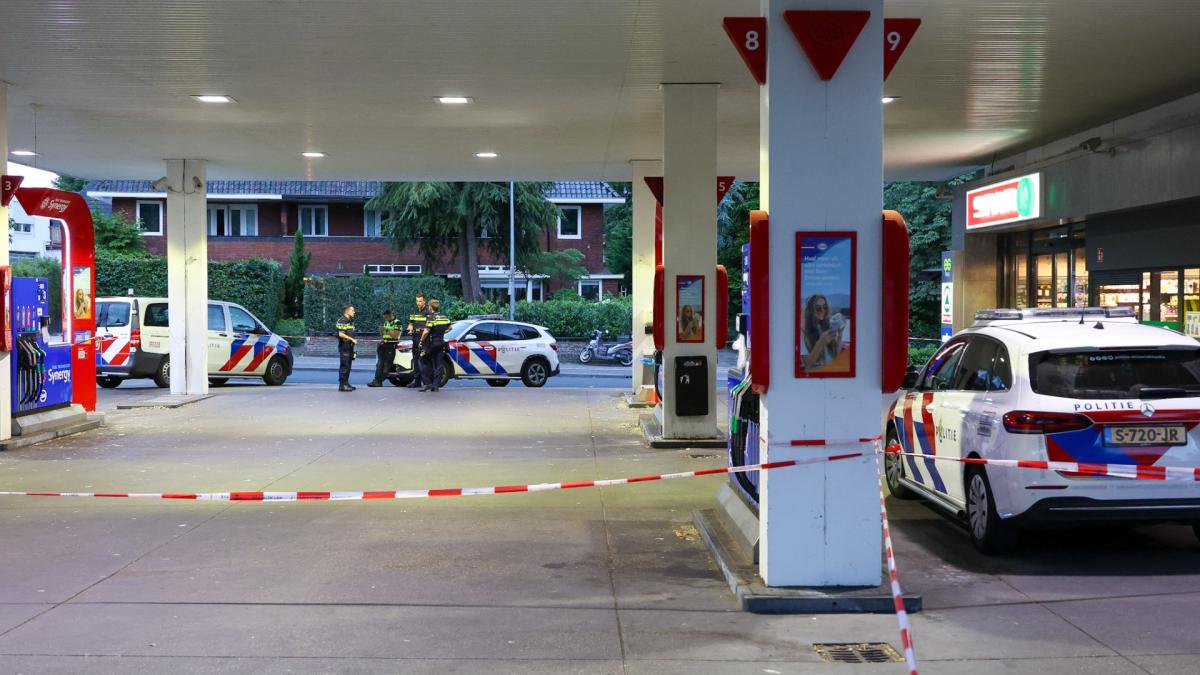 Overval op tankstation in Hilversum, twee daders gevlucht op scooter