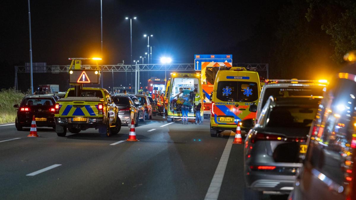 Twee gewonden na nachtelijke kettingbotsing op A4