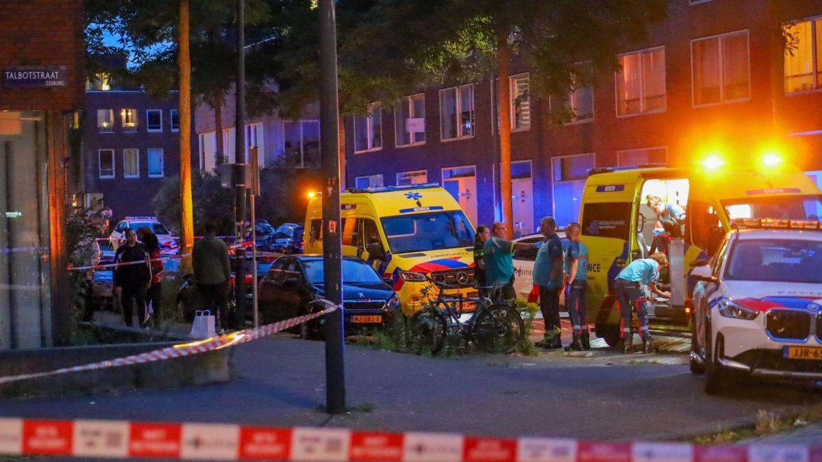 Steekpartij na ruzie tussen grote groep in Amsterdam-Oost, man (38) zwaargewond