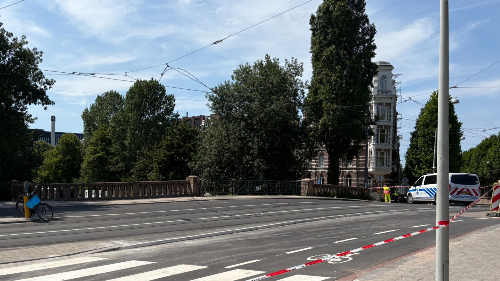 Alexanderplein closed to traffic again after tram damages overhead lines