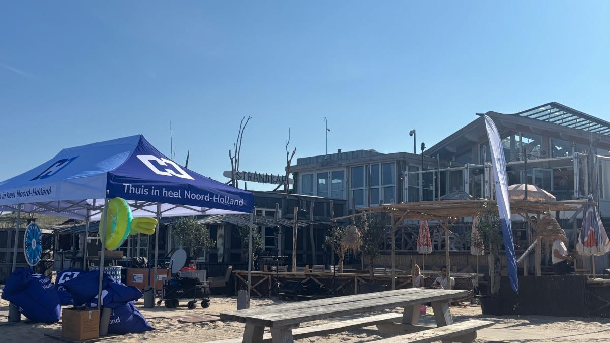 ?? De NH Zomertoer is live aan zee: volg alle hoogtepunten uit Castricum