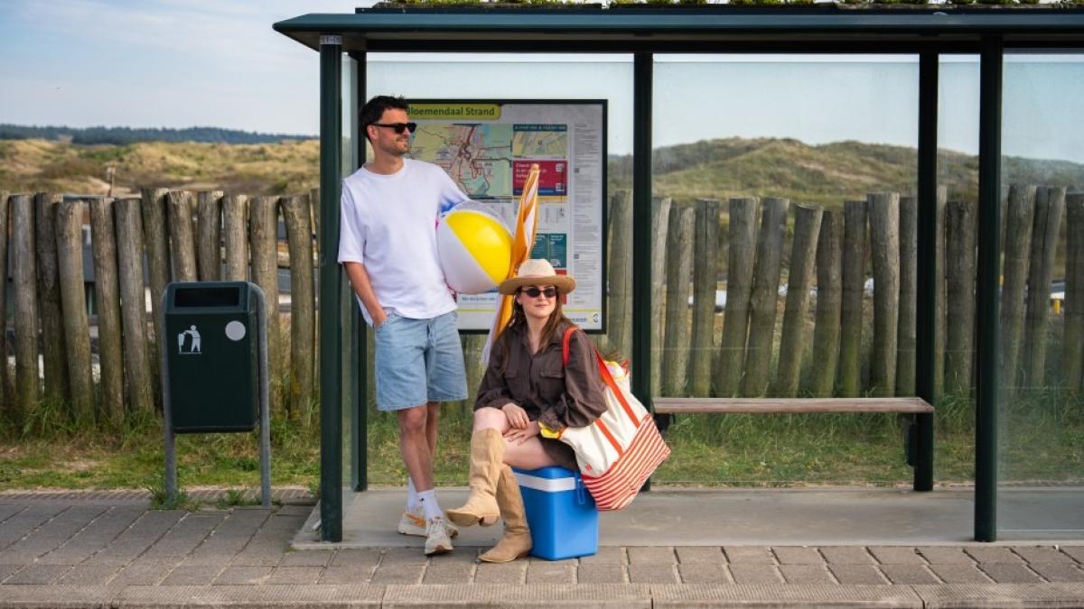 Paar duizend strandgangers pakten de gratis strandbus naar Zandvoort